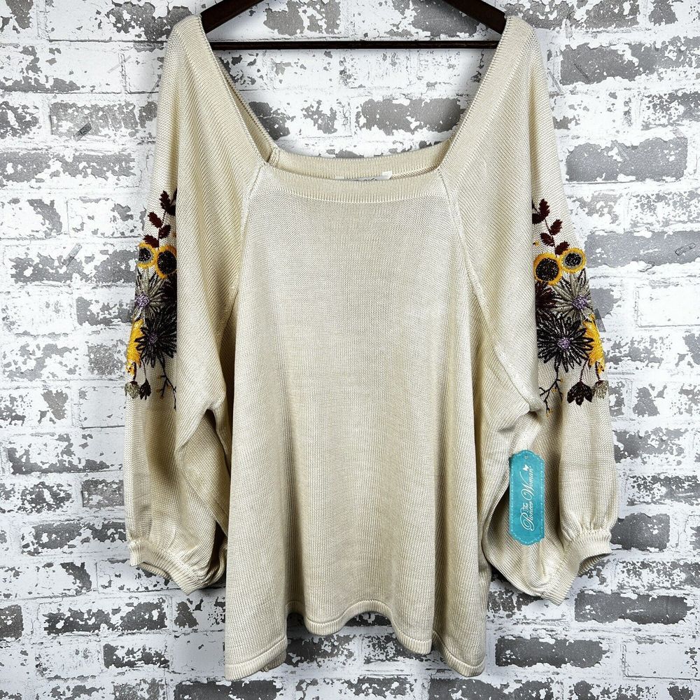 Pioneer Woman Sweater Sz 3X (26W-28W)‎ Embroidered Wildflowers 3/4 Sleeve Beige